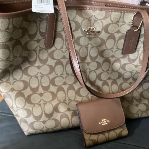 Coach bag - Picture 2 of 3